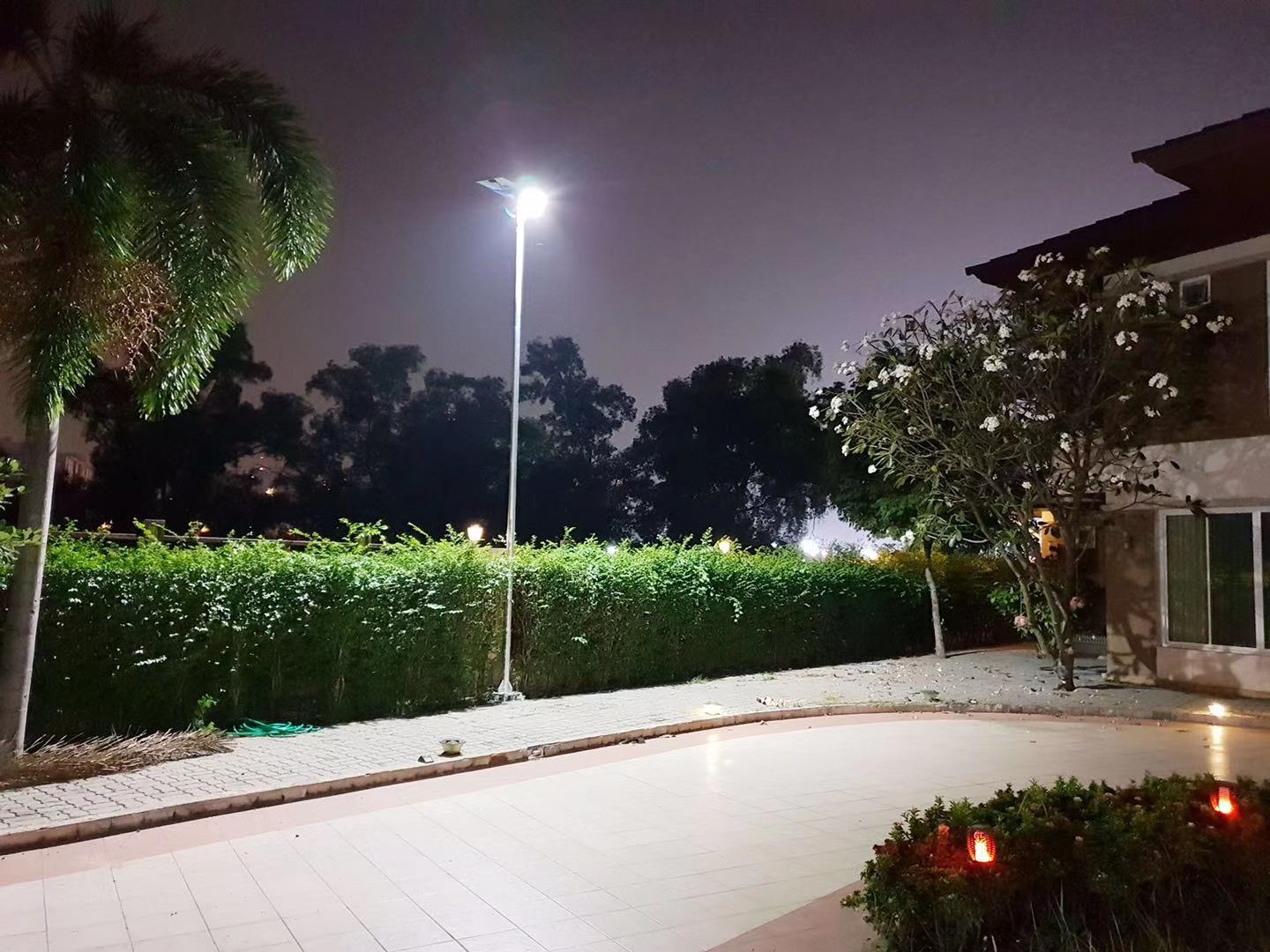 LED 100W Solar Flood Outdoor Street Lights