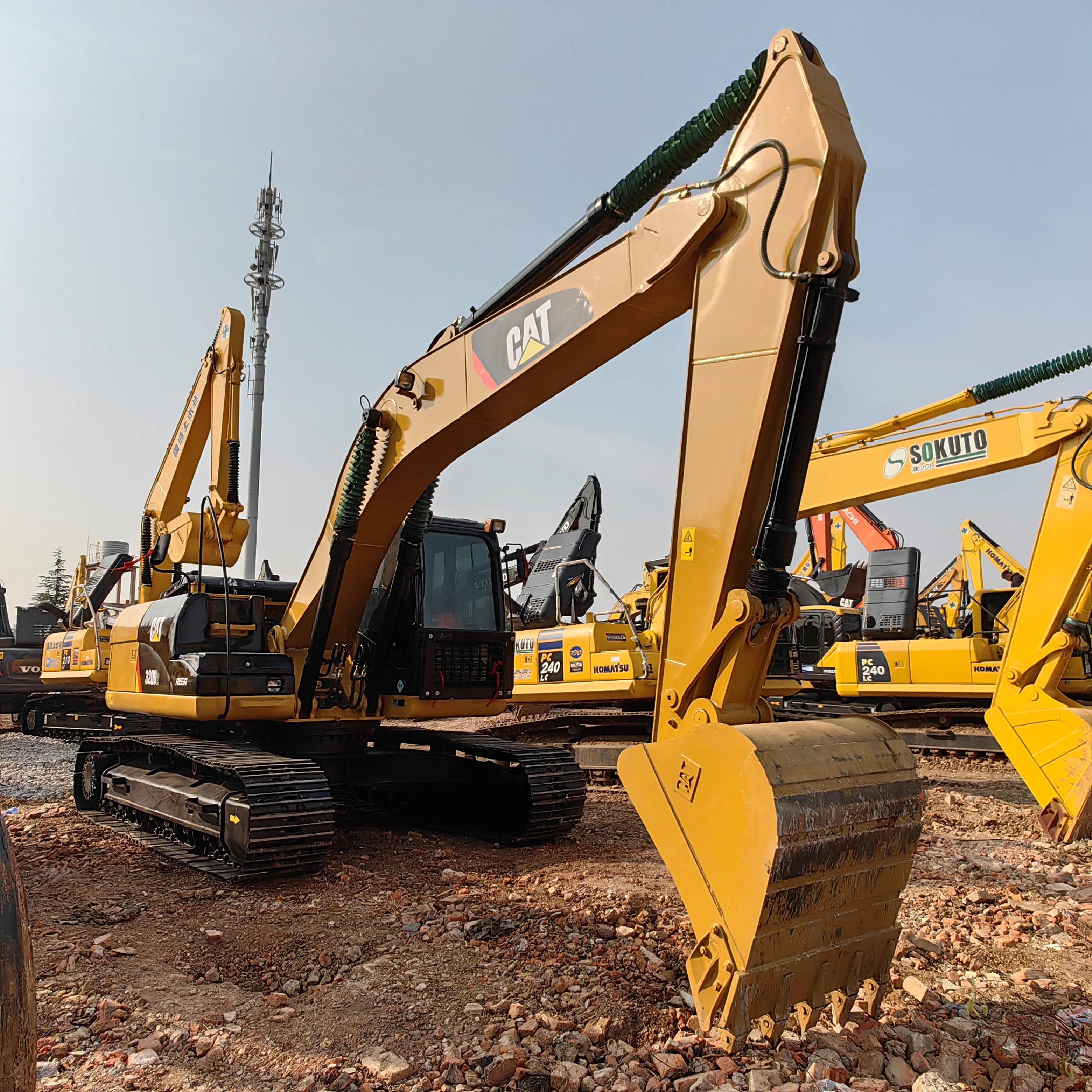 Secondhand Good Quality 20ton Medium Excavator Cat 320D Crawler Excavator Construction Machinery Cat320D for Sale