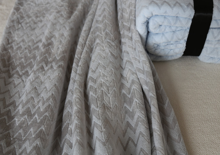 Jacquard Style Adult Plain Flannel Blanket With Twin / Full / Queen / King Size