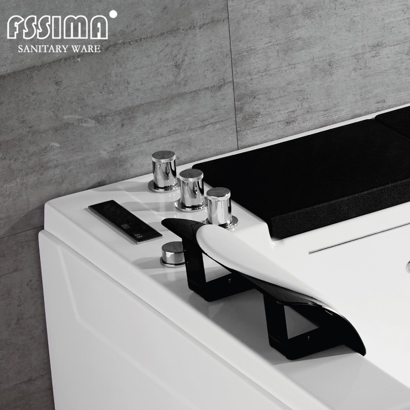 1700mm One Single Person Whirlpool Tubs For Small Spaces Luxury Acrylic