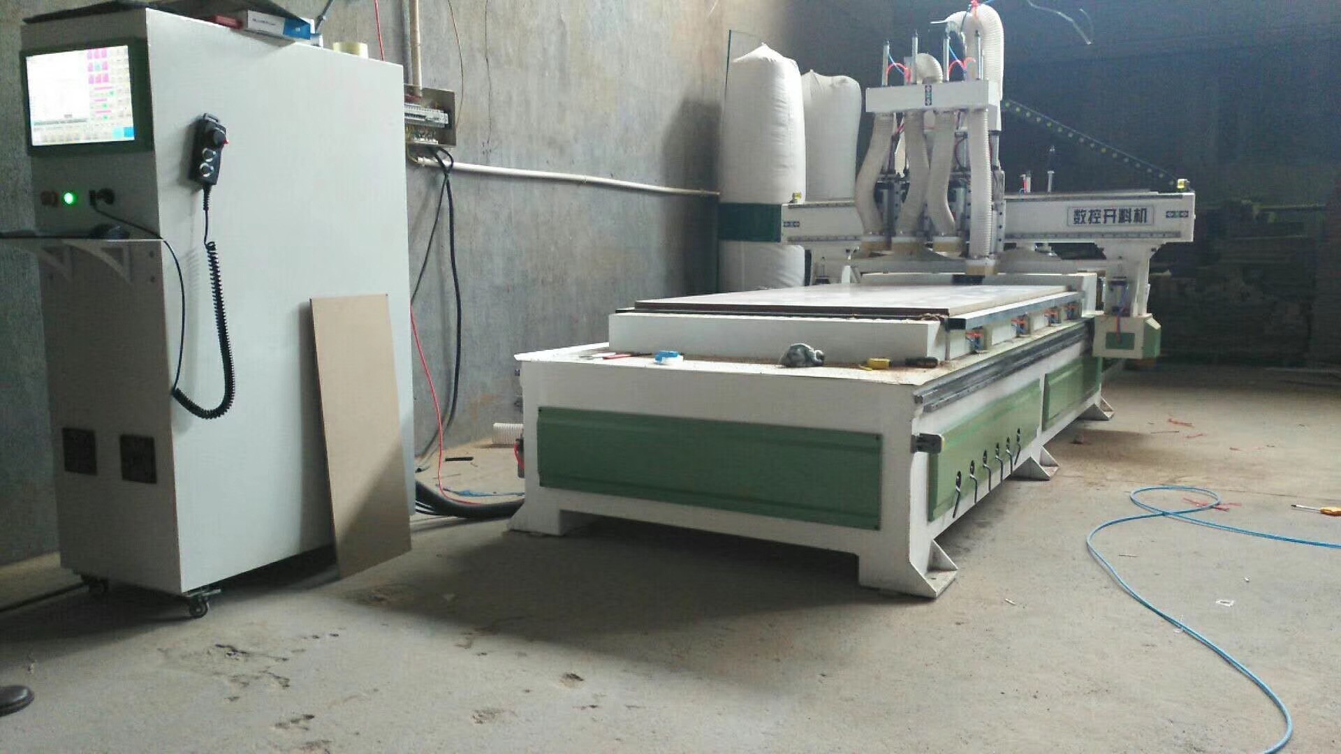 4x8 ft Automatic 3D Cnc Wood Carving Machine , 1325 Wood Working Cnc Router for Sale