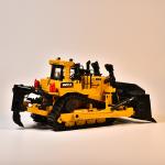 HUINA CAT D10T2 Alloy Bulldozer Model | 1/50 Scale Metal Track Collectible