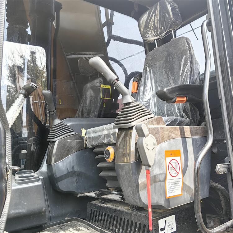 Best Deal on Sany SY215 Second Hand Crawler Excavator with Original Hydraulic Pump