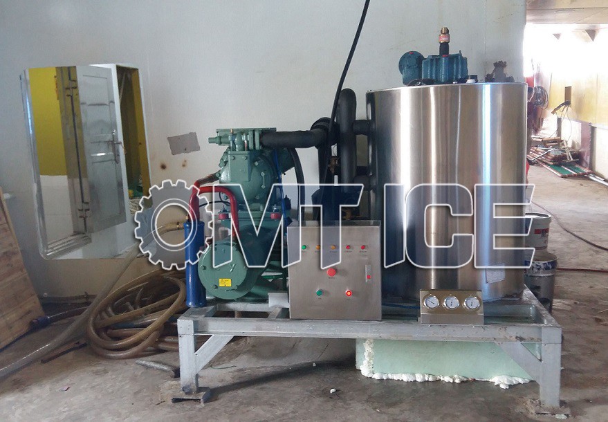 5ton Saltwater Flake Ice Machine Automaticlly Water Cooliing For Fishing Boats