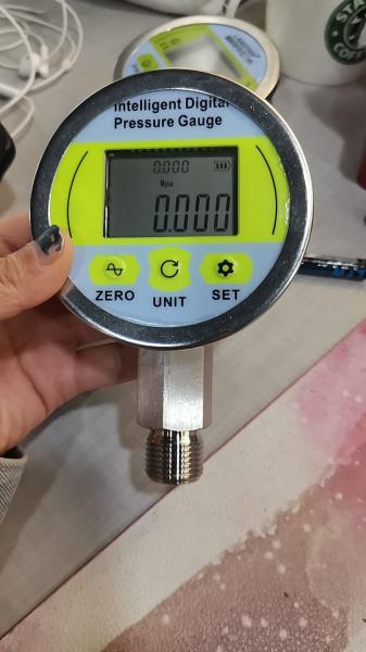 Buy cheap 600bar SS304 Digital Pressure Gauge Single Chip Control Smart Water Appliance from wholesalers