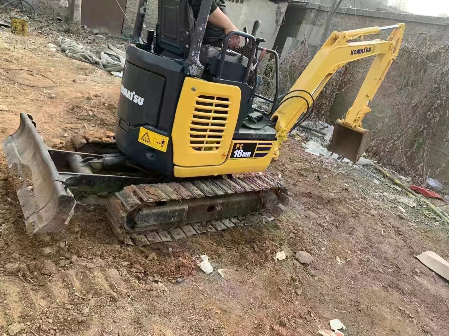 Used earth moving machinery crawler excavator 2 ton high quality mini excavator Komatsu pc 18 MR