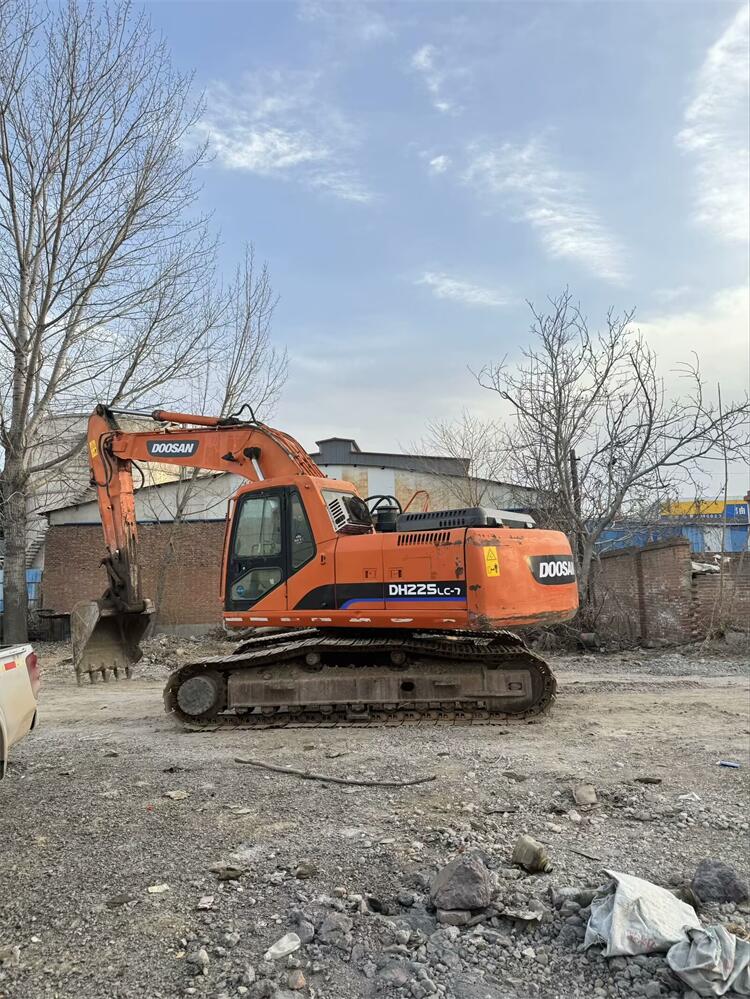 Used Doosan DH225 Excavator with Original Hydraulic Pump Anhui DX225 DX260 Multifunction
