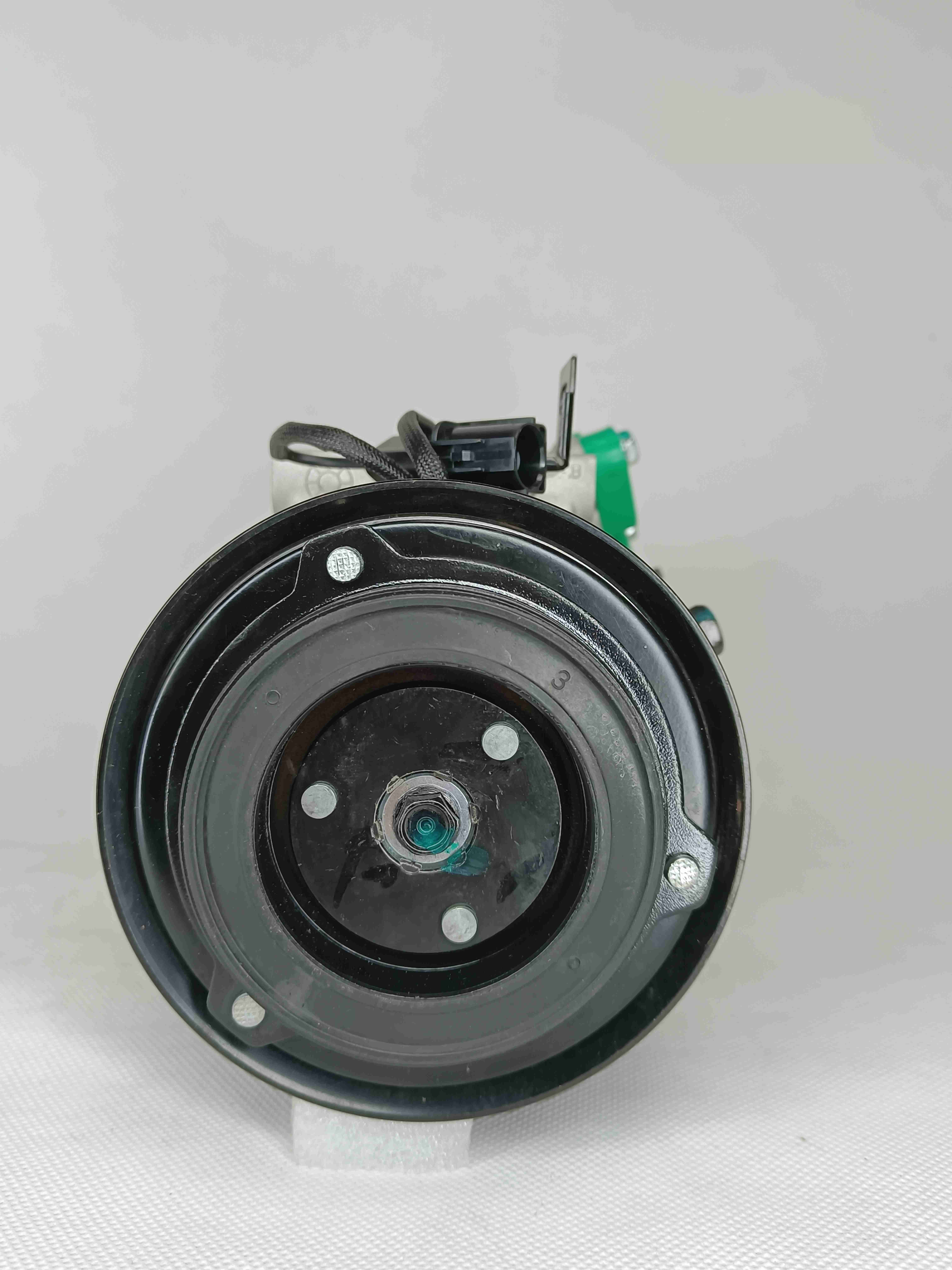 977012Z000 Hyundai AC Compressor 12 volts 6PK For Hyundai IX35 2.0