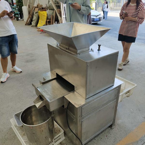 Buy cheap Industrial Stainless Steel Lemon Exhibition Occasion Orange Fruit Peeling Press from wholesalers
