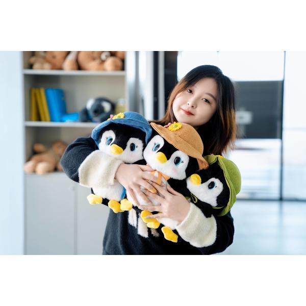 Custom Color Stuffed Penguin Plush Doll Toys Eco Friendly With Interchangeable Hats