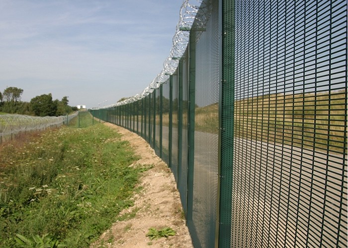3.2mm Welded Mesh Security Fencing / 3510 Anti Climb Security Fence