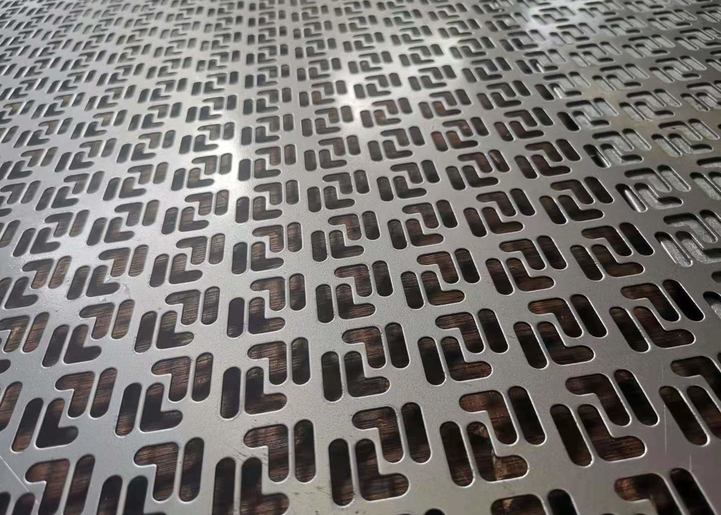 Building Perforated Wire Mesh Stainless Steel Sheet Decorative 2.0m Length