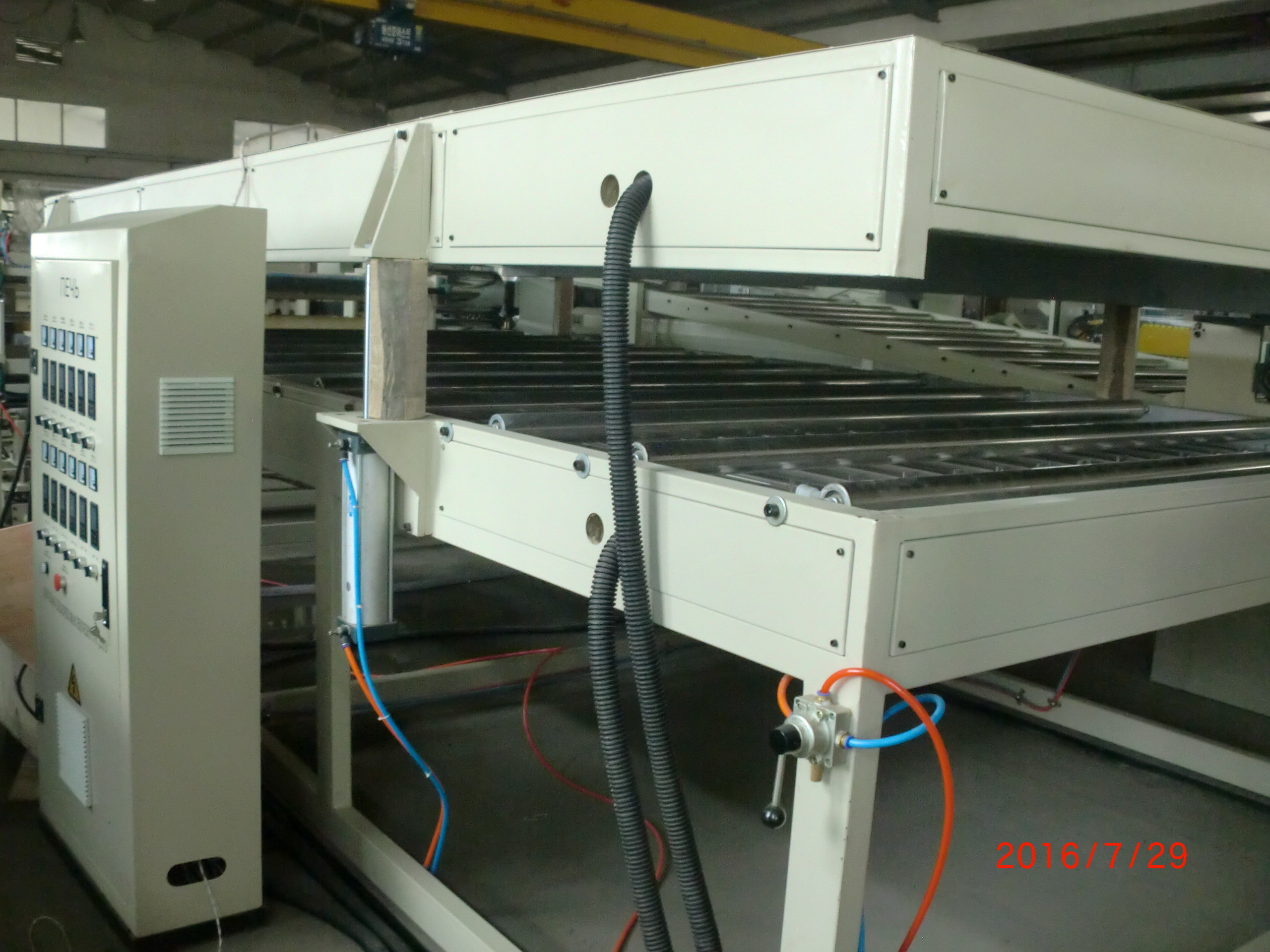 Multiwall UV Protected Plastic Sheet Extrusion Line For PC Hollow Sheet / Roofing Sheet