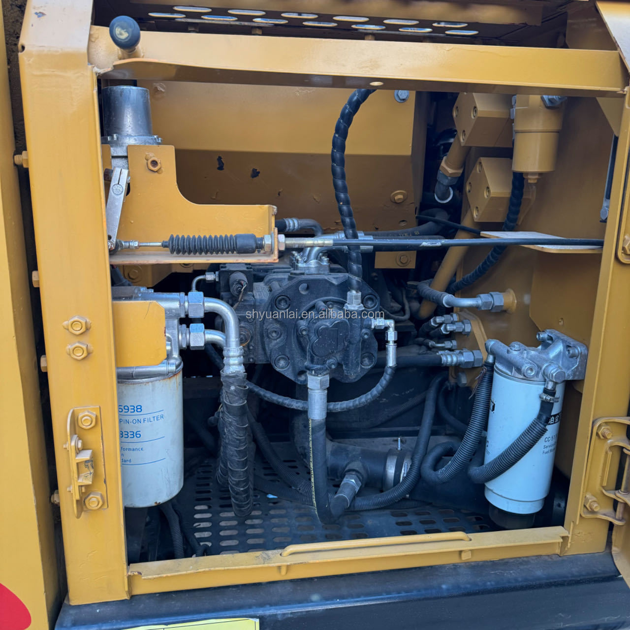Low price sale of original hydraulic track type Sany SY135 second-hand excavator and hook machine