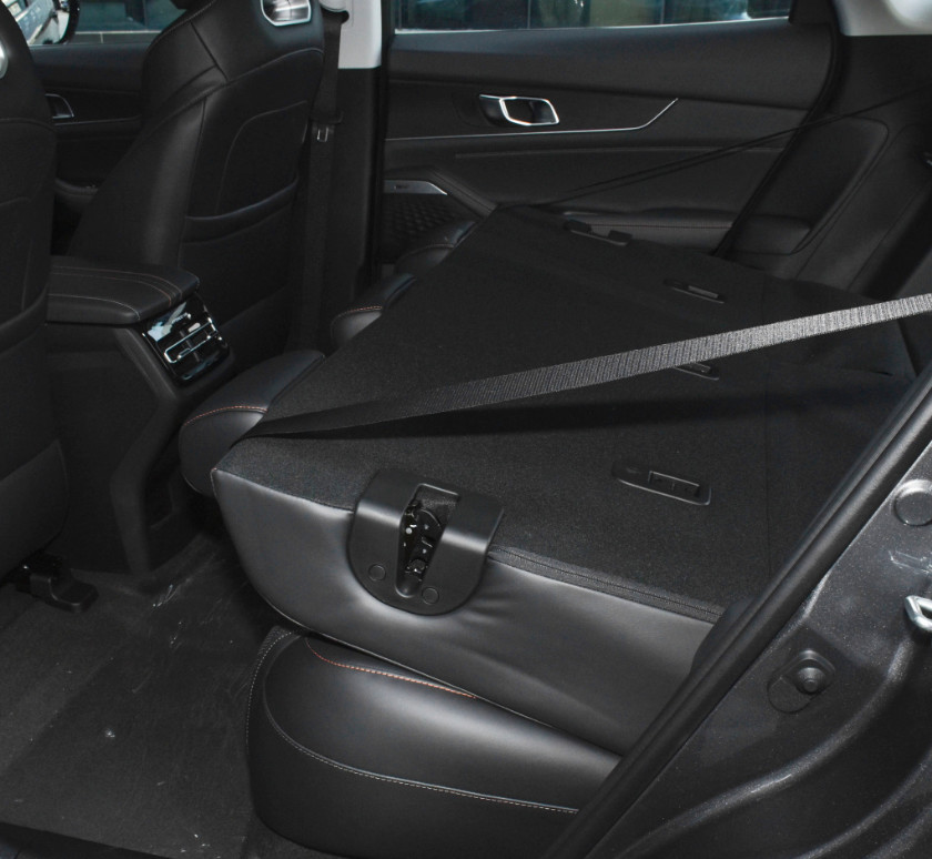 Economic Antomatic& Manual Gasoline UNIK 2.0T Deluxe 2021 Version 5 Door 5 seats SUV