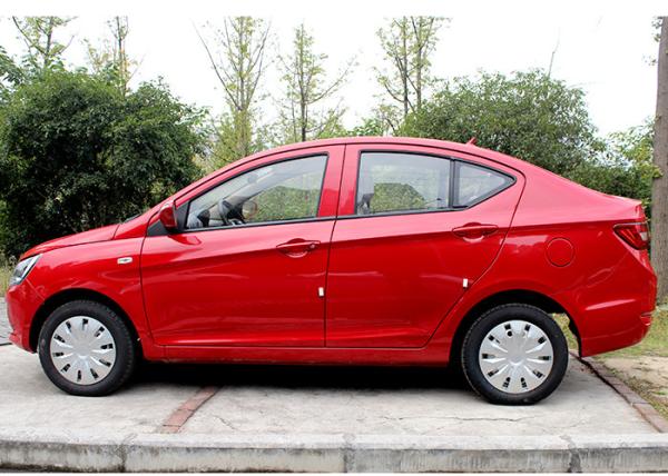 5KW Motor Climbing Sedan Electric Car 72V100Ah Lead - Acid Battery With Safety
