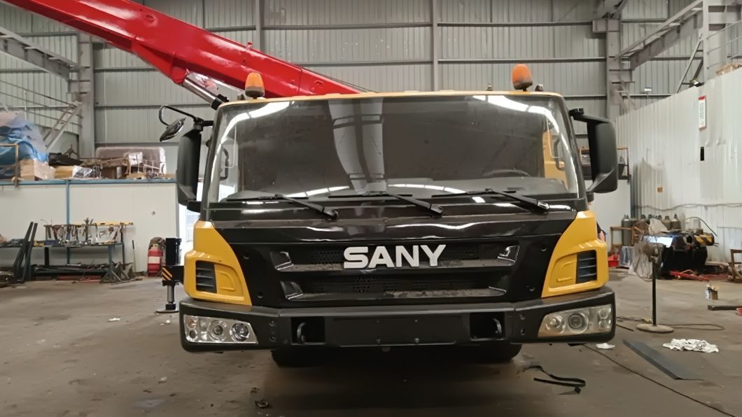 High Quality with Stable Function 2011 Popular Model 50t Truck Crane Mobile Crane for Sale at Very Low Price
