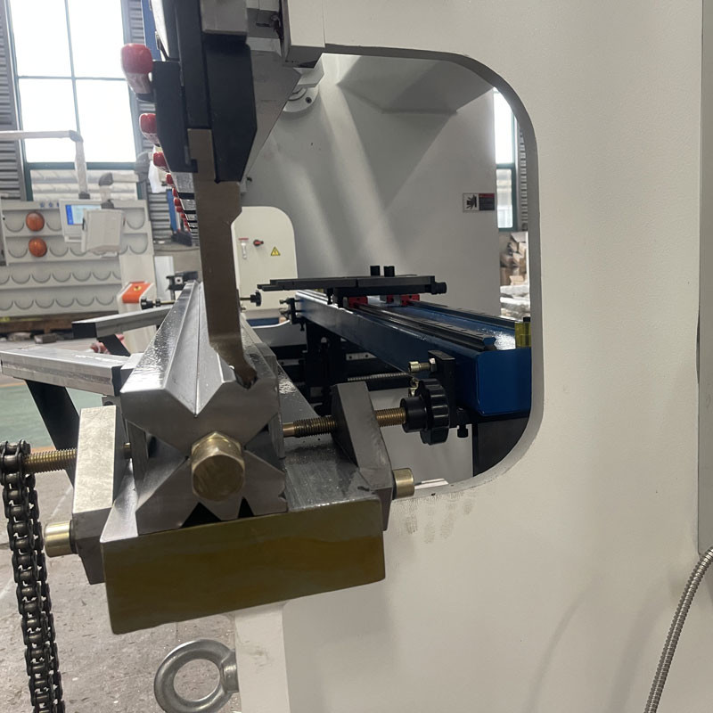3mm x 2500mm Mild Steel CNC Folding Press Machine 63T Press Brakes Machine