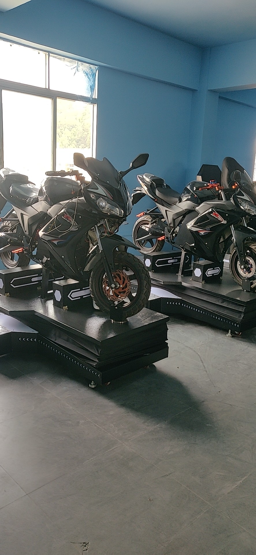 Motorbike VR Arcade Machine 180w Land Driving Platform coin operated