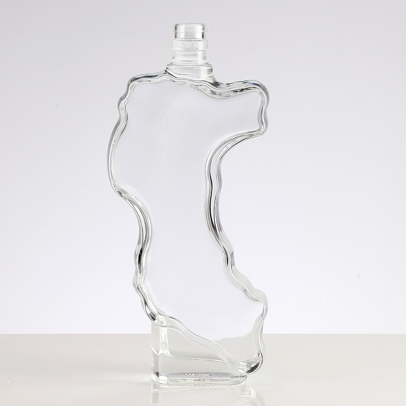Unique Cocktail Glass Vodka Bottle 750ml Capacity Customized for Wine Enthusiasts