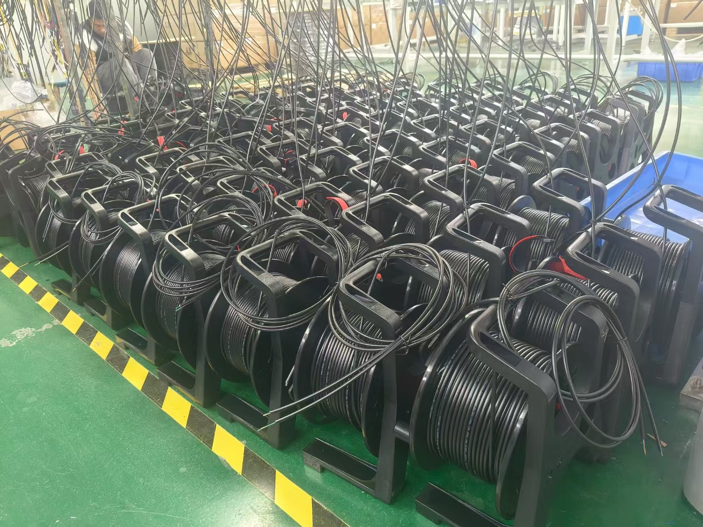 Portable Telecom Outdoor Fiber Patch Cable Military Retractable Tactical Optical Cable Reel