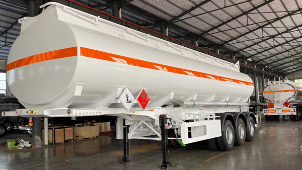 Three Axel 44 Cubic Meters Palm Crude Oil Tanker Trailer Fuel Tanker Semi Trailer