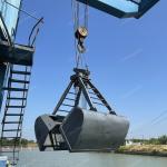 Four Rope Mechanical Grab Bucket 27 CBM Dual Claw Clamshell Grab