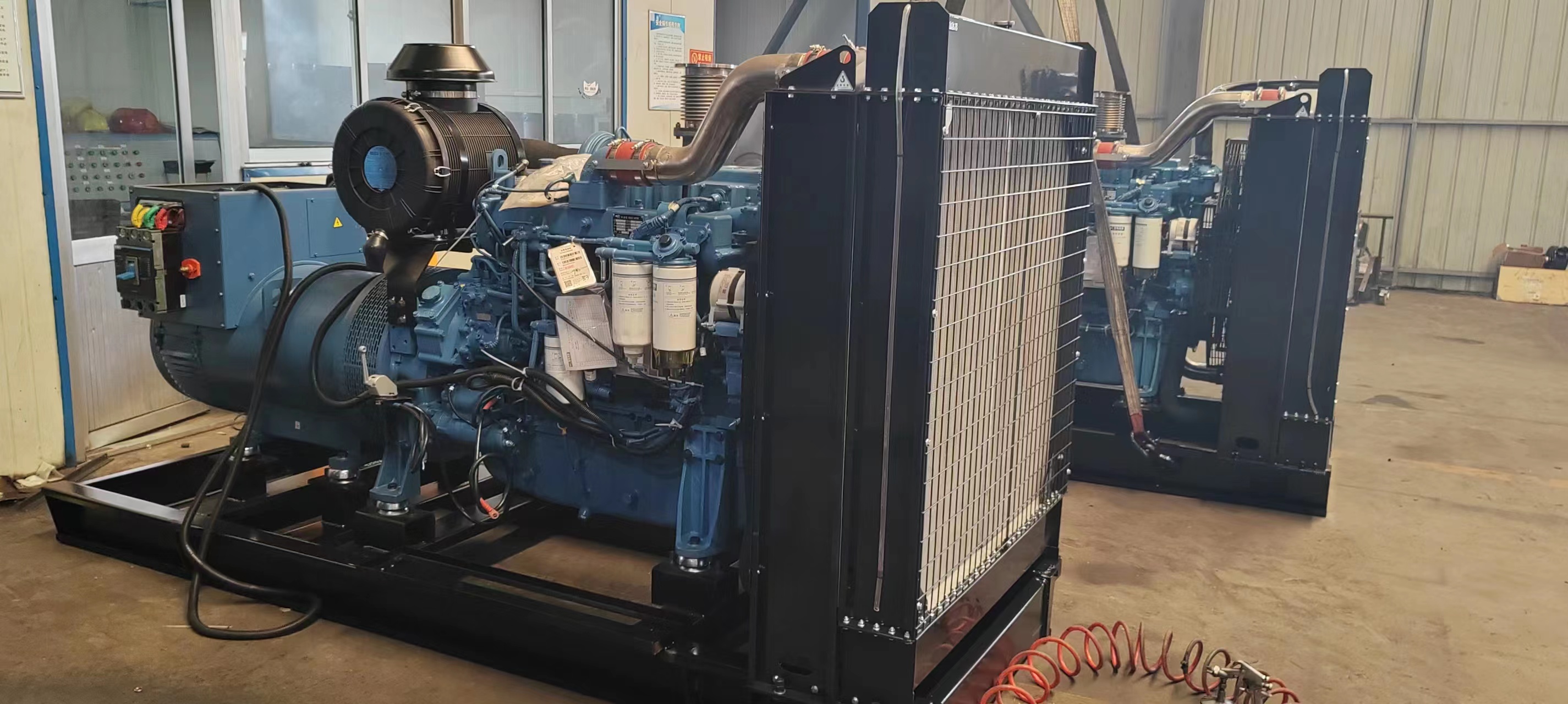 320KW Guangxi Yuchai Diesel Generator Set with Water Cooling System and Automatic Switch