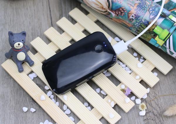Customized Logo Mini Mobile Phone Power Bank 3000mAh Polymer Battery for