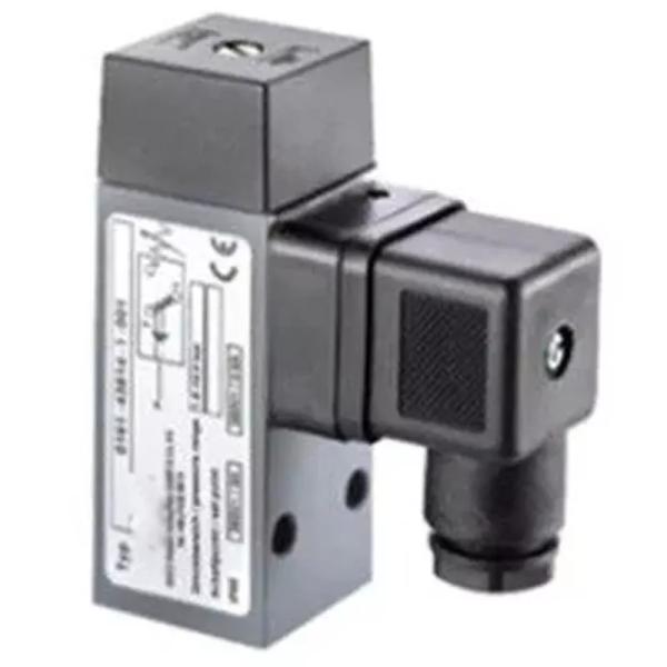 Buy cheap UMPT-05-01-S-RA-WT-TR from wholesalers