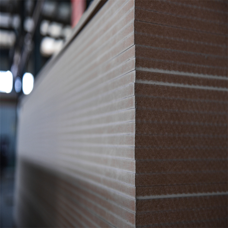 Indoor E0 Red MDF Board 18mm Fire Retardant MDF With HPL Laminate