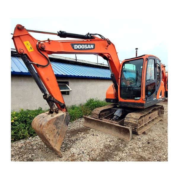 Korea Mini Used Doosan DX75 7.5 Excavator with Original Hydraulic Valve in