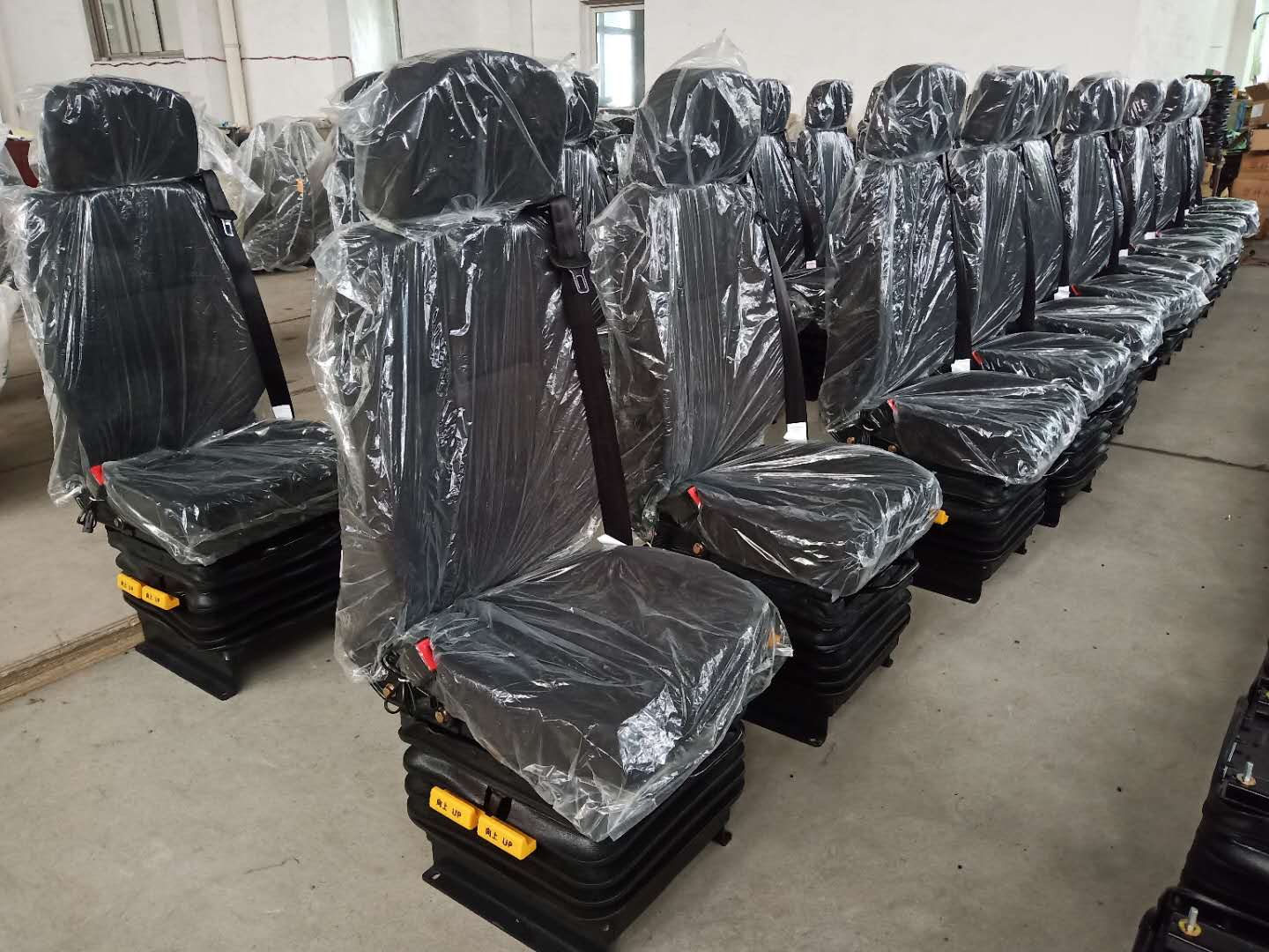 100% Tested Airbag Seat Universal Truck Seat for DAF Shacman Vehicle Spare Parts