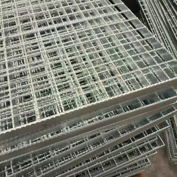 Buy cheap 250mm Serrated Bearing Bar Type Heavy Duty Steel Grating for Chemical Industry from wholesalers