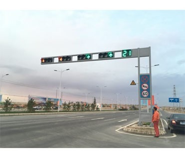 Traffic Light Pole Frame Type GQ-LP-2 Plastic Spraying Surface Preparation
