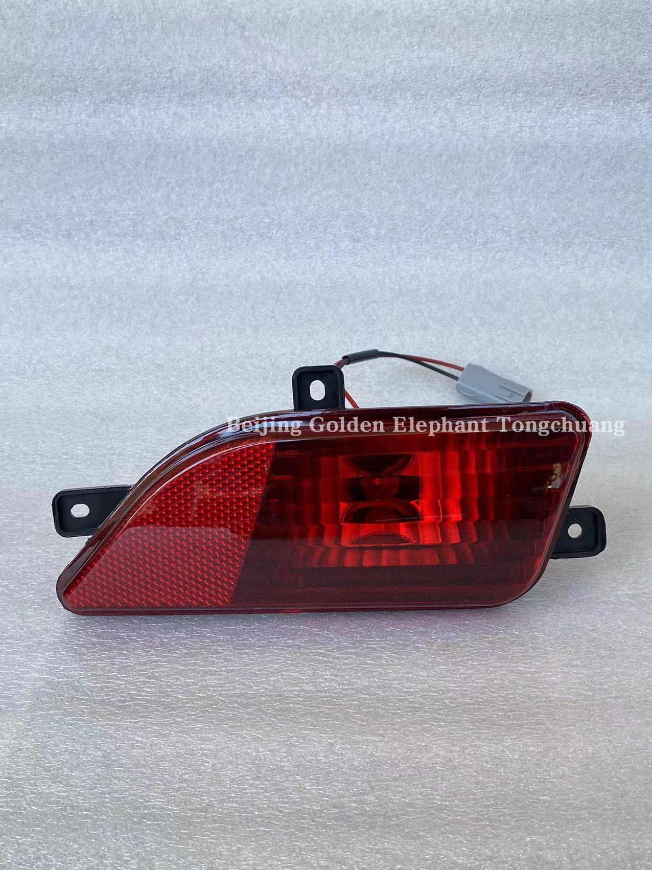 Foton Car Fitment Rear Fog Light 4116210-P00 for GRATOUR ix5 MPV 16.01- at Affordable