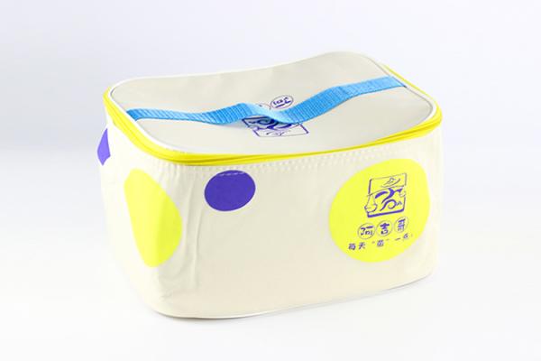 Buy cheap Portable Soft Lunch Cooler 80gsm Silk Screen Printed Zippered Oxford Fabric from wholesalers