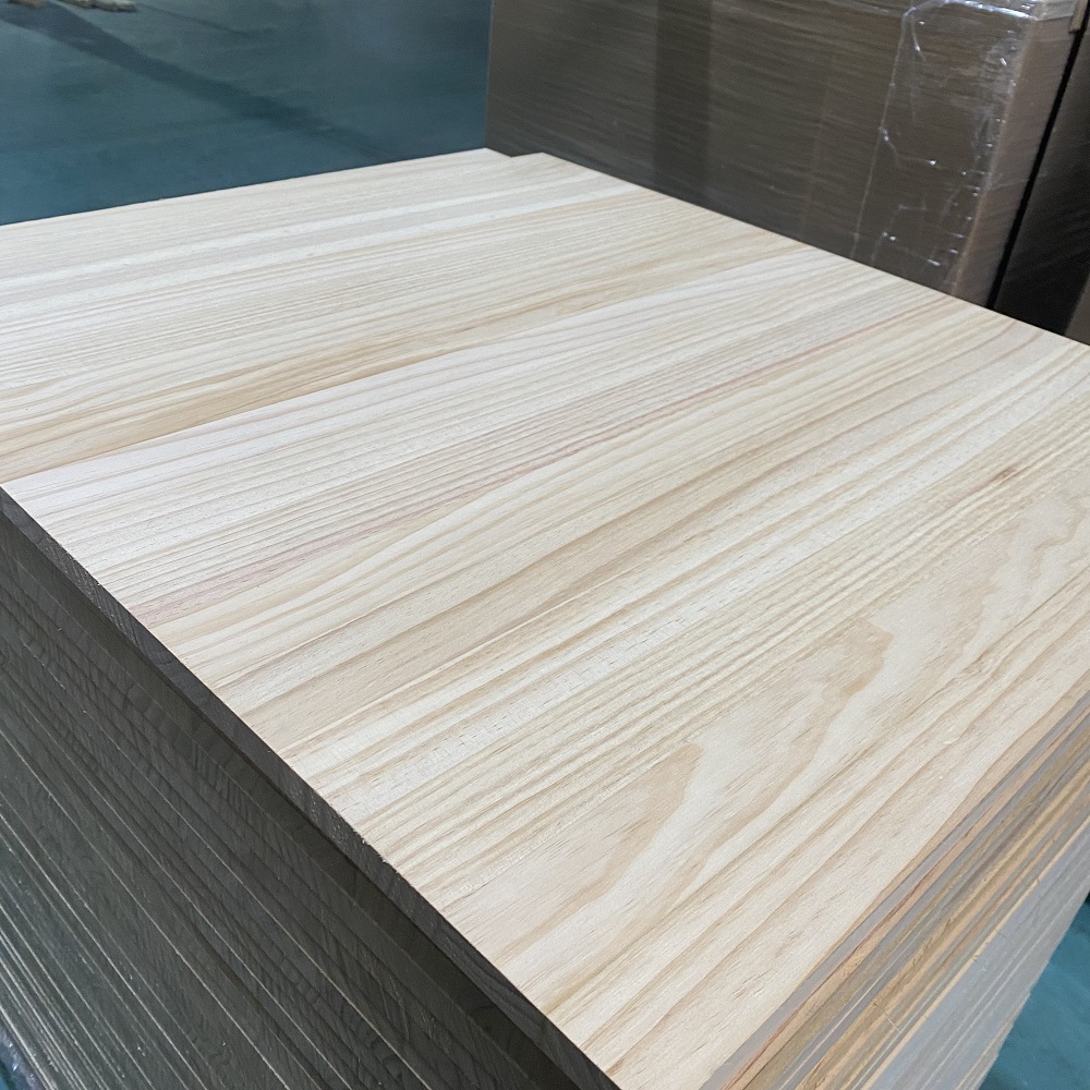 AA Grade Radiata Pine Board With E0 E1 Environmental Glue 9-35mm Thickness