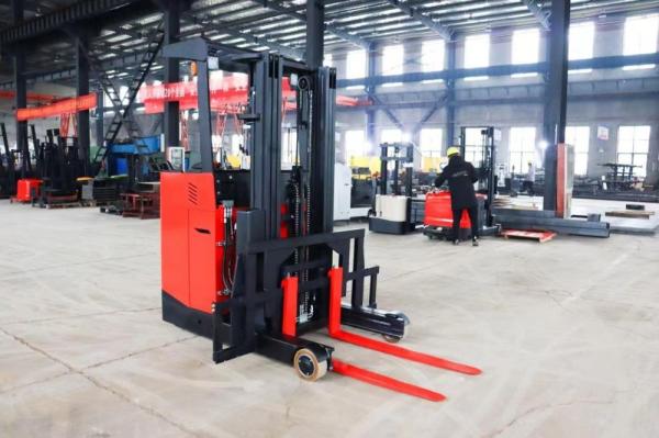 Buy cheap YONGJIELI Electric Reach Forklift Capacity 2500 KG With 48V Lead-Acid Battery from wholesalers