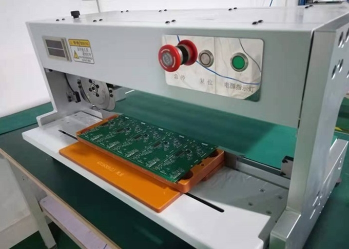 Moving Blade Type PCB Separator Machine PCB Separator Machine 600mm Traveling Distance With Light Curtain HS-206 2