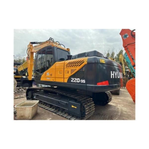 Hyundai 220 Excavator 1.05m3 Bucket Capacity 963 Working Hours Used from South