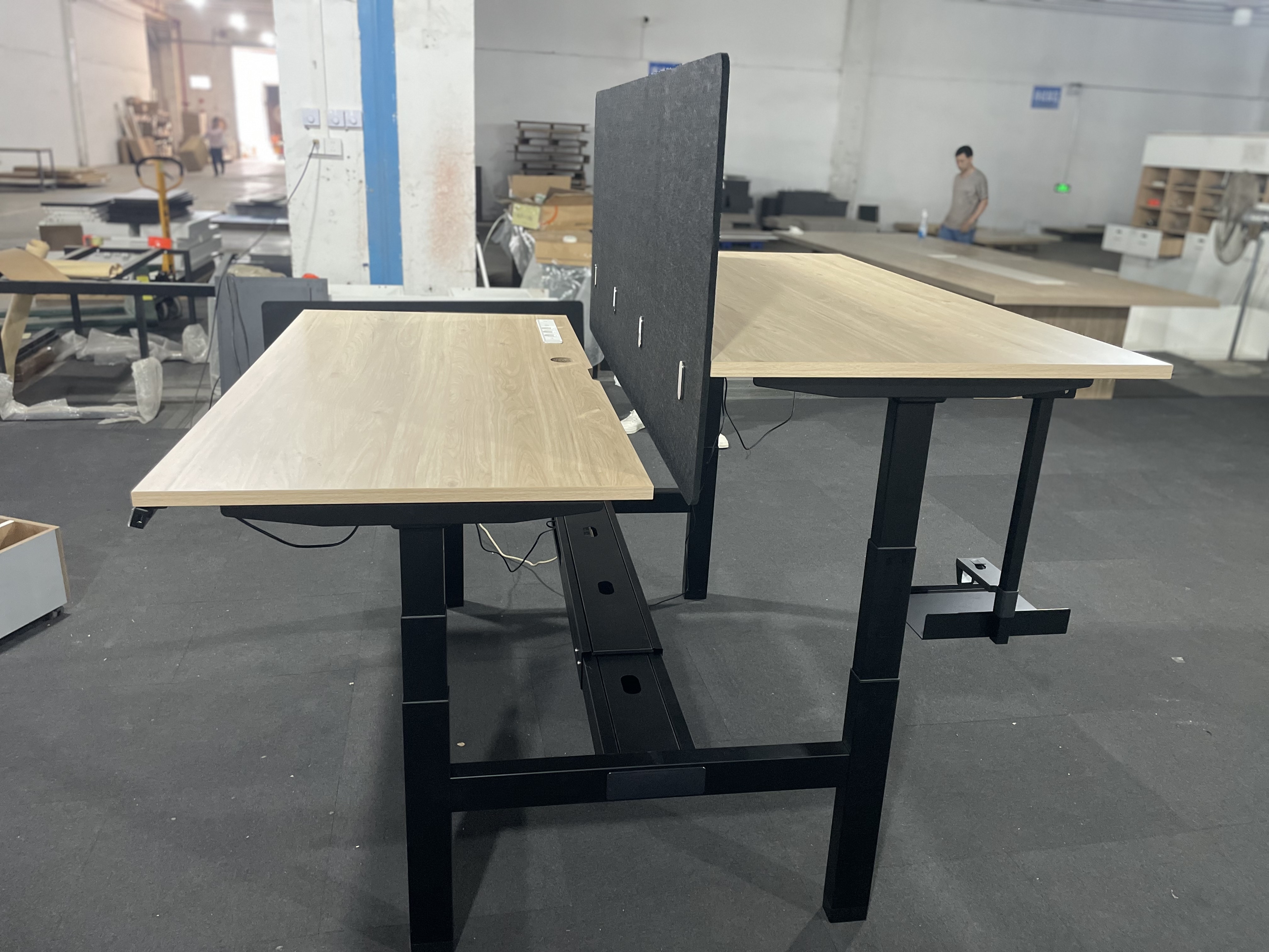 Effortlessly Switch Between Sitting and Standing with Uplift Electric Sit-Stand Desk 4 Memory Presets Optional Colors
