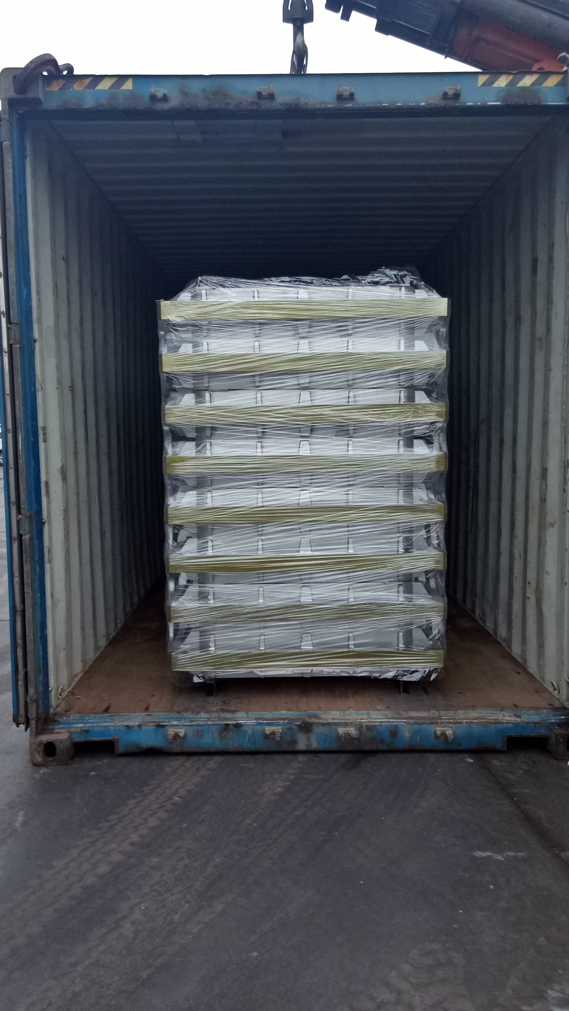 Mould box and moulding car