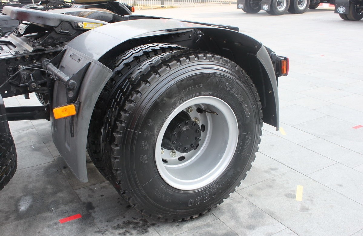 PLA J6M Heavy Truck 280 HP Tractor Trailer Truck 4X2