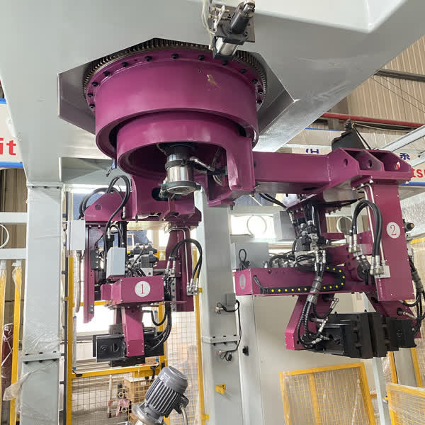 Automatic Low Pressure Die Casting Machine For Brass Faucets Casting