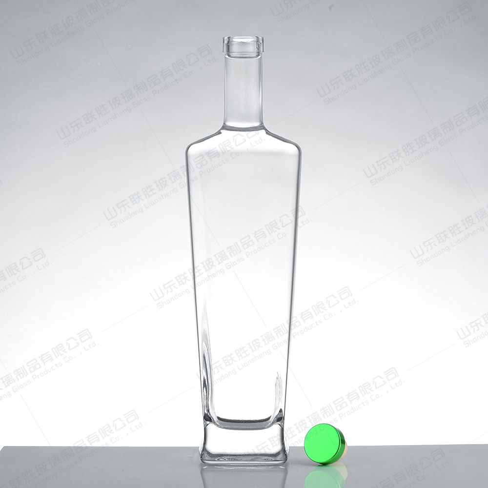 750ml Square Glass Bottle For Gin Whiskey Wine Vodka Healthy Lead Free Material