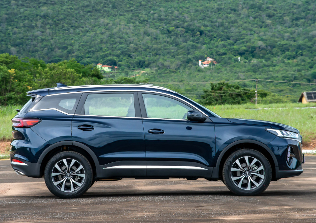 Chery Tiggo 7 Gasoline Powered Cars Urban SUV Petrol Powered Automobile