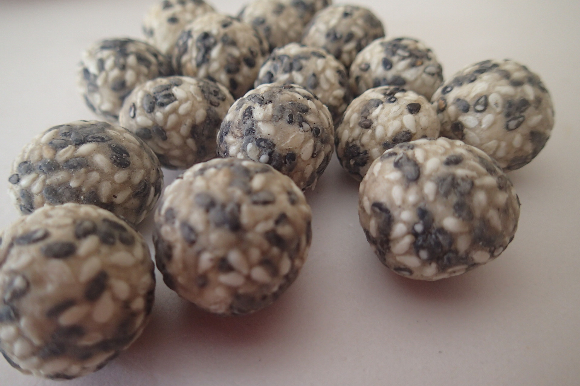 Black White Sesame Coated Peanuts Baked Crunchy Seaweed Peanut Crackers