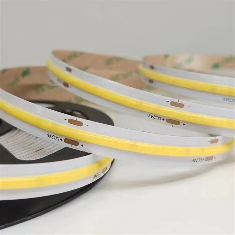 Bright DC24V 8MM IP67 LED Strip Light Copper Base Single Sided Factory Material