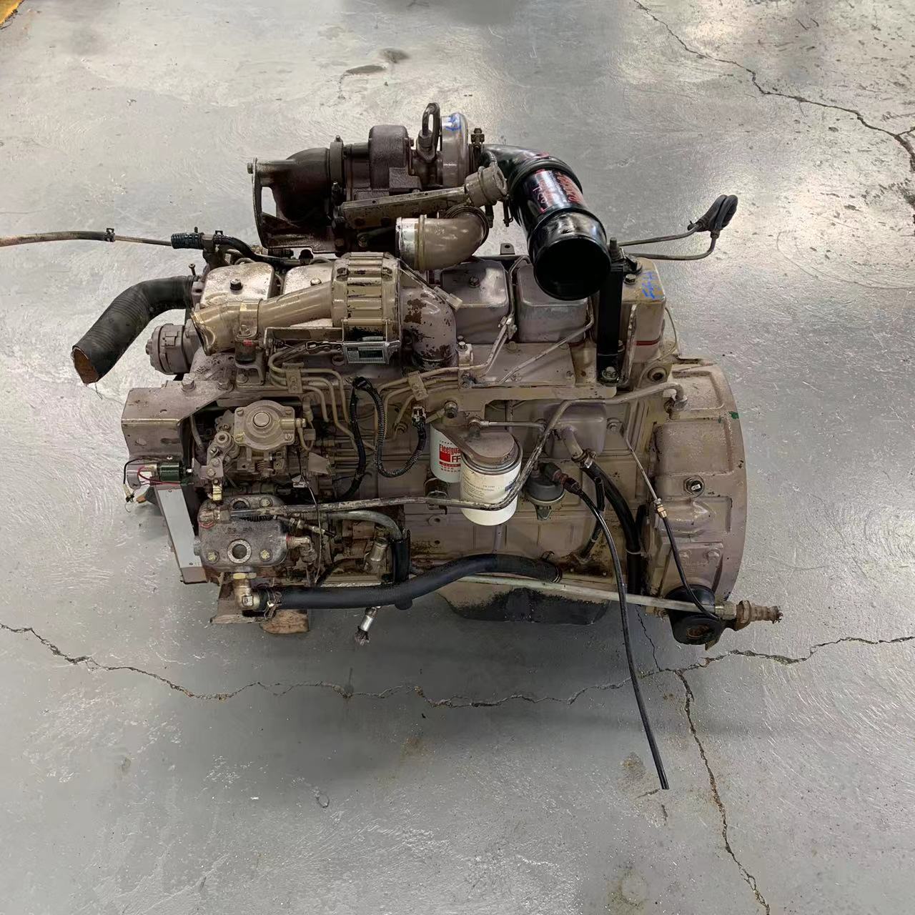 Low Fuel Consumption 6 Cylinder Diesel Engine 6BT1 for Small Pump Supply